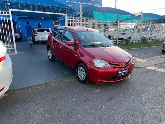 TOYOTA ETIOS 1.3 X 16V FLEX 4P AUTOMÁTICO TOYOTA ETIOS 1.3 X 16V FLEX 4P AUTOMÁTICO